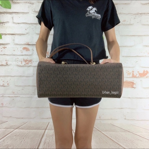 Michael Kors Sofia Large Tote - Picture 5 of 7